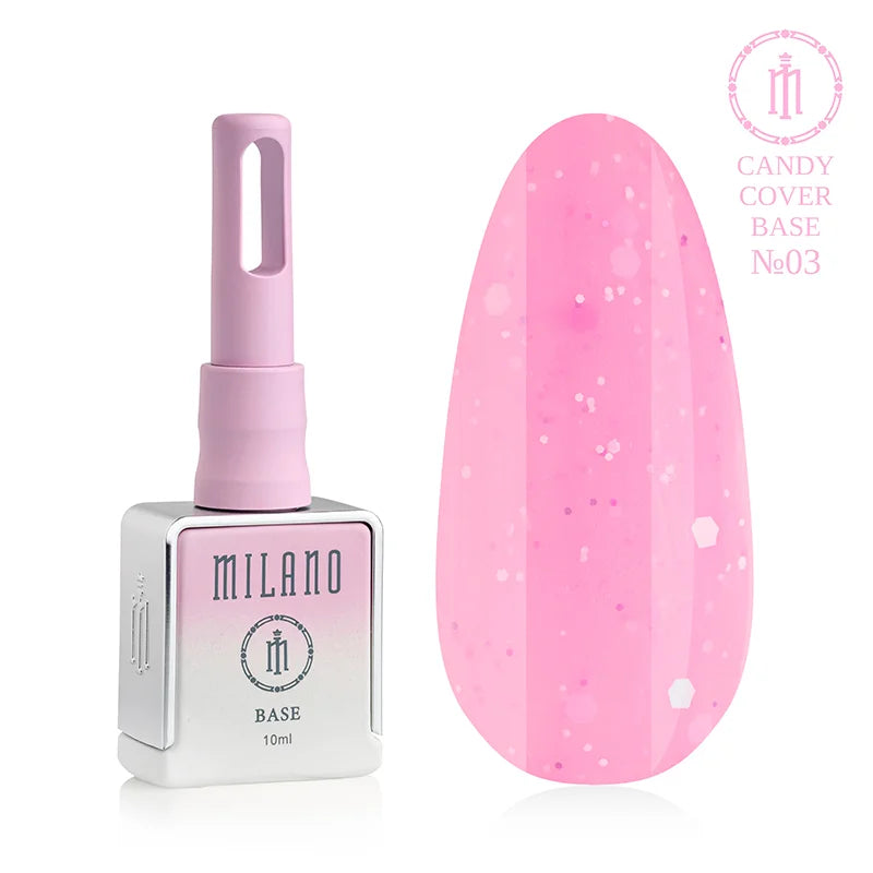 "Milano Candy Cover Base No. 03: 10 мл бяла бутилка с розов градиент и демонстрация на ярък пастелно розов нюанс с разпръснати бели и розови шестоъгълни конфети с различни размери върху голяма палитра от капки."