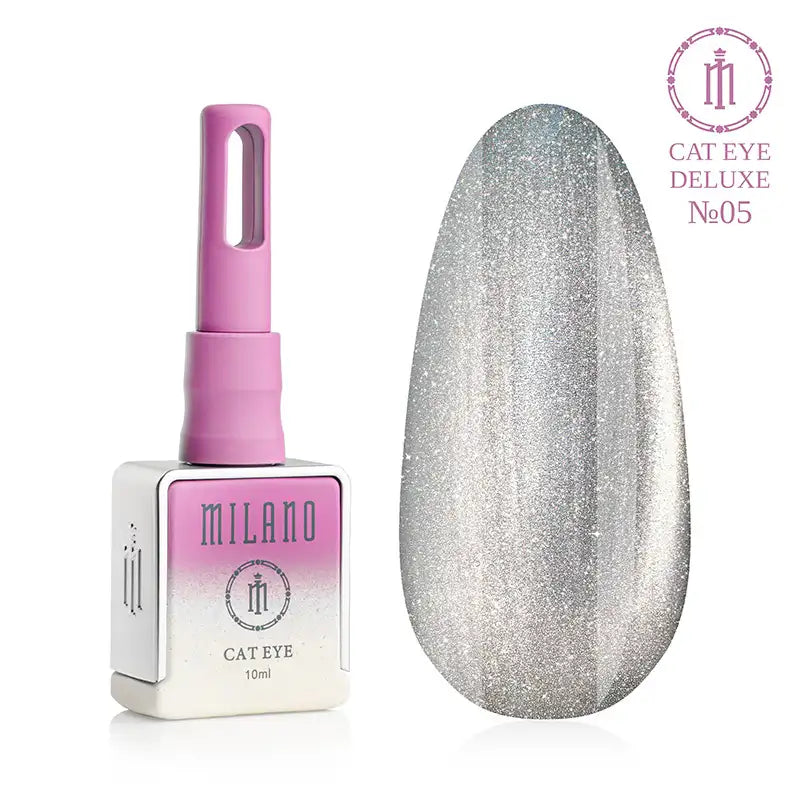„Milano Cat Eye Deluxe Gel Polish #05: бутилка от 10 мл с розов градиент и демонстрация на сияен светлосребрист нюанс с ефект „котешко око“ върху голяма палитра от капки.“