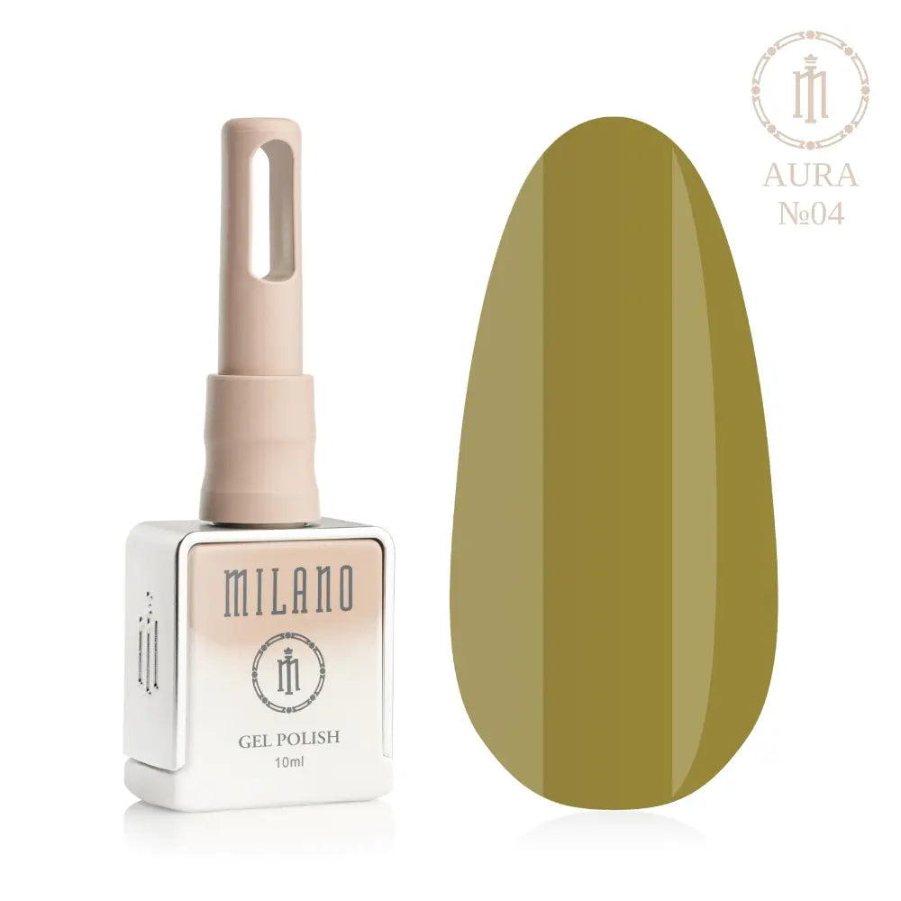 Представяне на гел лак Milano Gel Polish Aura No. 04: отляво е брандираната квадратна бутилка от 10 мл в мек лилав градиентен дизайн, а отдясно е голям овален макет на върха, който демонстрира мек пастелен прасковено-оранжев нюанс с лек вътрешен блясък, на чисто бял фон.