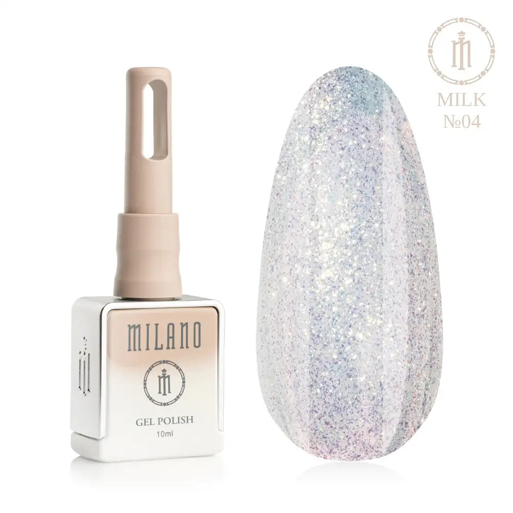Представяне на гел лак Milano Gel Polish Milk Premium No. 04: отляво е брандираният квадратен флакон от 10 мл в нежно лилав градиентен дизайн с кръгло лого, а отдясно е голям овален макет на върха, който демонстрира нежен пастелен млечно-кремообразен нюанс с деликатен пудрен подтон, на чисто бял фон.