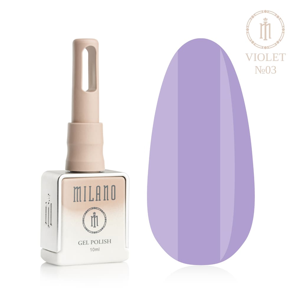 „Представяне на Milano Gel Polish Violet Premium #03: отляво е подписаната квадратна бутилка от 10 ml в мек гол градиентен дизайн, а отдясно е голям овален макет на върха, показващ класически лавандулов лилав емайлиран нюанс със средна наситеност с гладко лъскаво покритие, върху чист бял фон“