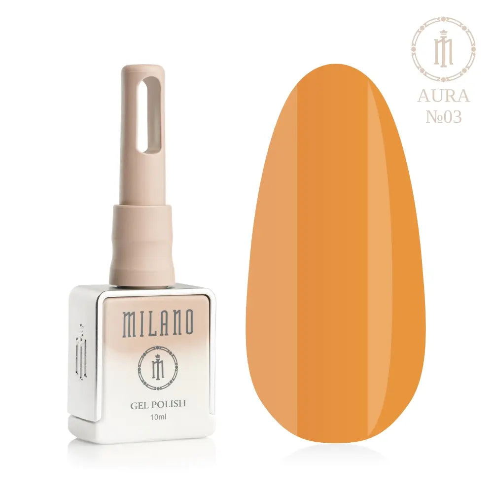 Представяне на гел лак Milano Gel Polish Aura No. 03: отляво е брандираният квадратен флакон от 10 мл в деликатен лилав градиентен дизайн, а отдясно е голям овален макет на върха, който демонстрира много светъл, избелен пастелно жълт или лимонов нюанс с фин сияен ефект, върху чисто бял фон.