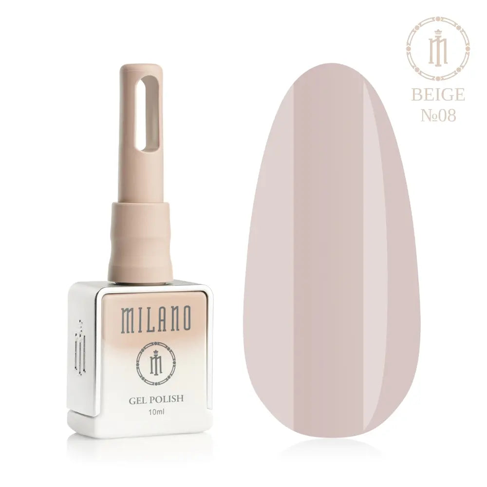 Представяне на гел лак Milano Gel Polish Beige Premium No. 08: отляво е брандираната квадратна бутилка от 10 мл в мек лилав градиентен дизайн с кръгло лого, а отдясно е голям овален макет на върха, който демонстрира изтънчен нюанс на деликатно кафе с мляко или меко какао, на чисто бял фон.