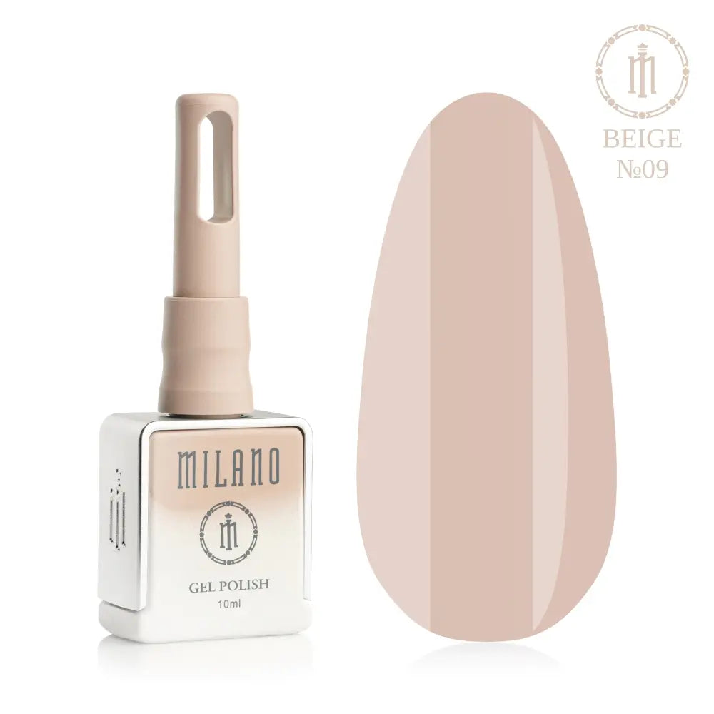 Представяне на гел лак Milano Gel Polish Beige Premium No. 09: отляво е брандираната квадратна бутилка от 10 мл в мек лилав градиентен дизайн с кръгло лого, а отдясно е голям овален макет на върха, който демонстрира дълбок топъл кафеено-бежов нюанс, на чисто бял фон.