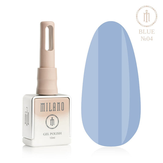 „Представяне на Milano Gel Polish Blue Premium #04: отляво е характерна квадратна бутилка от 10 ml в мек гол градиентен дизайн с кръгло лого, а отдясно е голям овален макет на връх, който демонстрира луксозен син нюанс, плътно наситен с блестящ фин сребристо-син блясък и искрящ микроблясък, върху чисто бял фон“