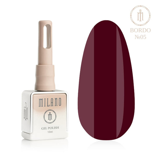 „Представяме ви Milano Gel Polish Bordo Premium #05: Отляво е подписана квадратна бутилка от 10 ml в мек гол градиентен дизайн с кръгло лого, а отдясно е голям овален макет на върха, който демонстрира луксозен бордо-черешов нюанс, плътно наситен с блестящ фин златисто-червен микроблясък и искрящ дълбок блясък, върху чисто бяло фонове"
