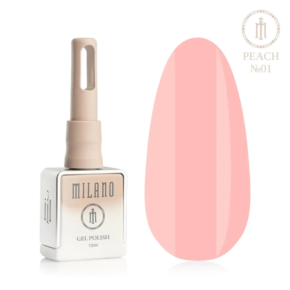 Представяне на гел лак Milano Gel Polish Peach Premium No. 01: отляво е брандираната квадратна бутилка от 10 мл в нежно лилав градиентен дизайн с кръгло лого, а отдясно е голям овален макет на върха, който демонстрира много лек, ефирен кремаво-прасковен пастелен нюанс, на чисто бял фон.
