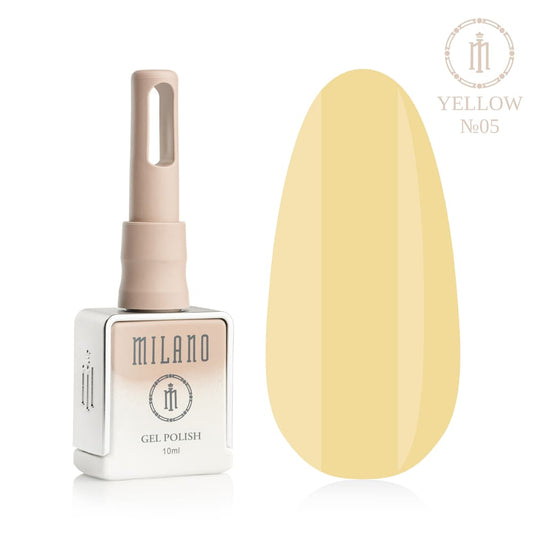 „Представяне на Milano Gel Polish Yellow Premium #05: отляво е подписаната квадратна бутилка от 10 ml в мек гол градиентен дизайн, а отдясно е голям овален макет на върха, показващ деликатен светложълт пастелен нюанс на ванилов крем с гладко лъскаво покритие, върху чисто бял фон“
